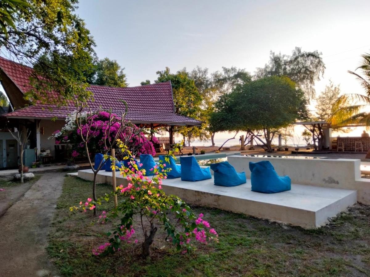 Juliantos By The Sea Hotel Gili Air Exterior foto