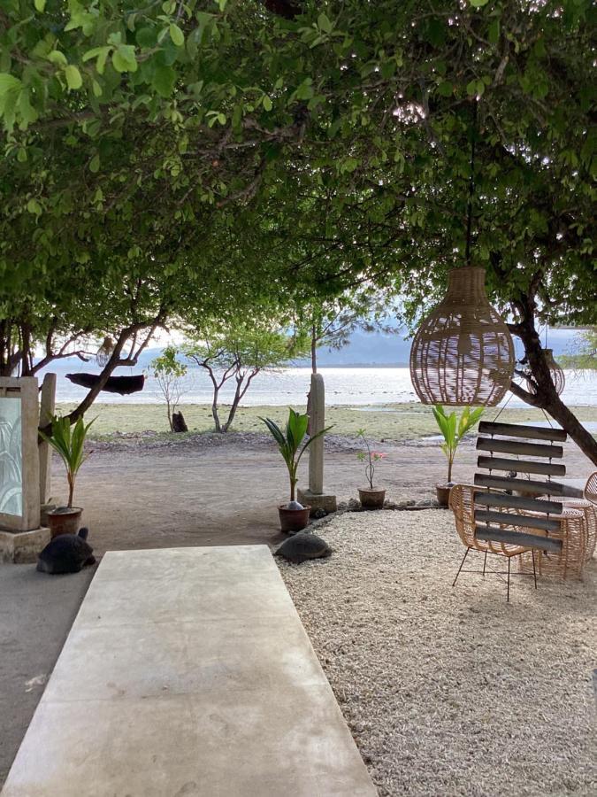 Juliantos By The Sea Hotel Gili Air Exterior foto